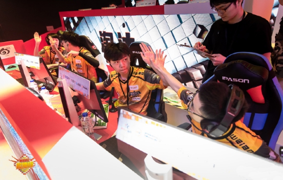 离谱一场网球只赢3分她是如何跻身职业网球赛？