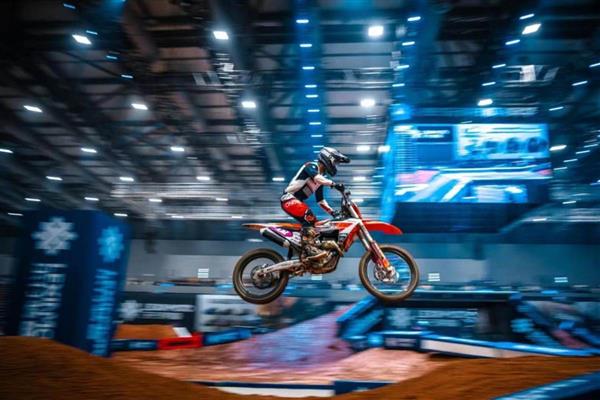 对话AMD纪总：千帧电竞不只是职业特权更是玩家体验的“下一站”(图1)