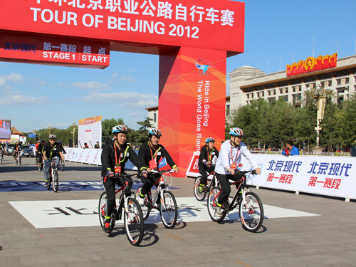 中国出口首批2026美加墨世界杯体育装备(图1)